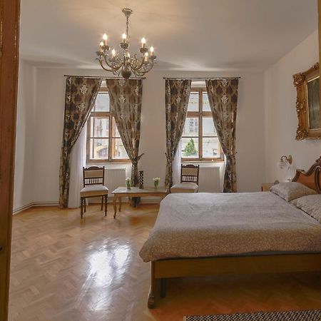 Illo Tempore - Ultracentral Apartment Сигишоара Экстерьер фото